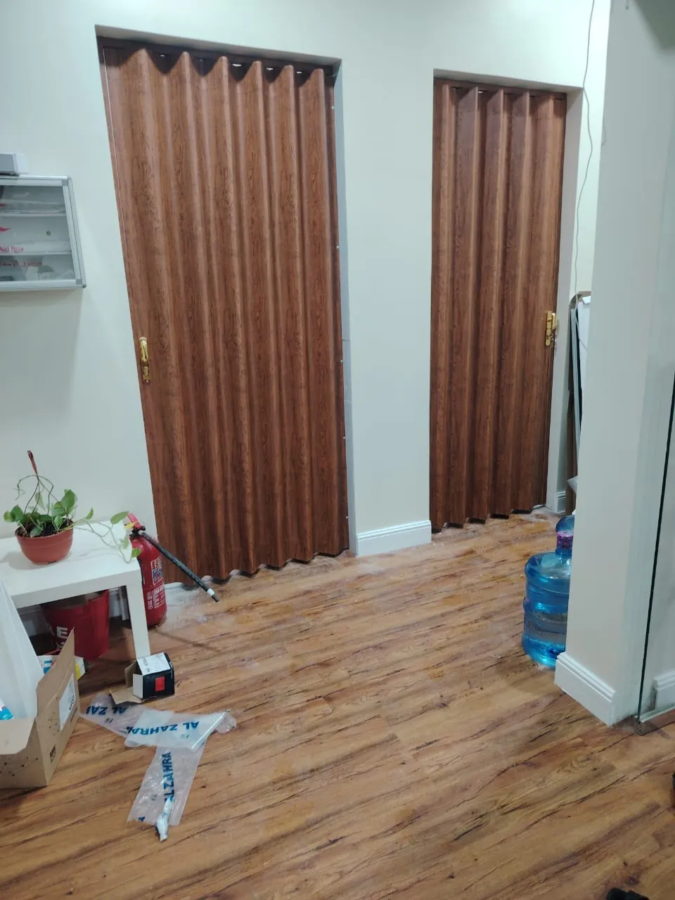 أنواع أبواب السحب: خشب أم زجاج أم ألمنيوم؟